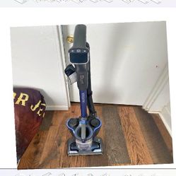 Dual-Power Vacuum - Intense Cleaning Action administration war