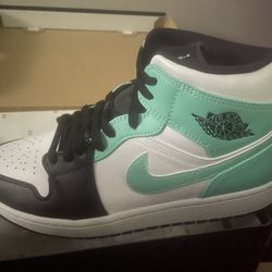 Jordan 1 Mid Tropical Twist Igloo  Sz 11.5 NEW