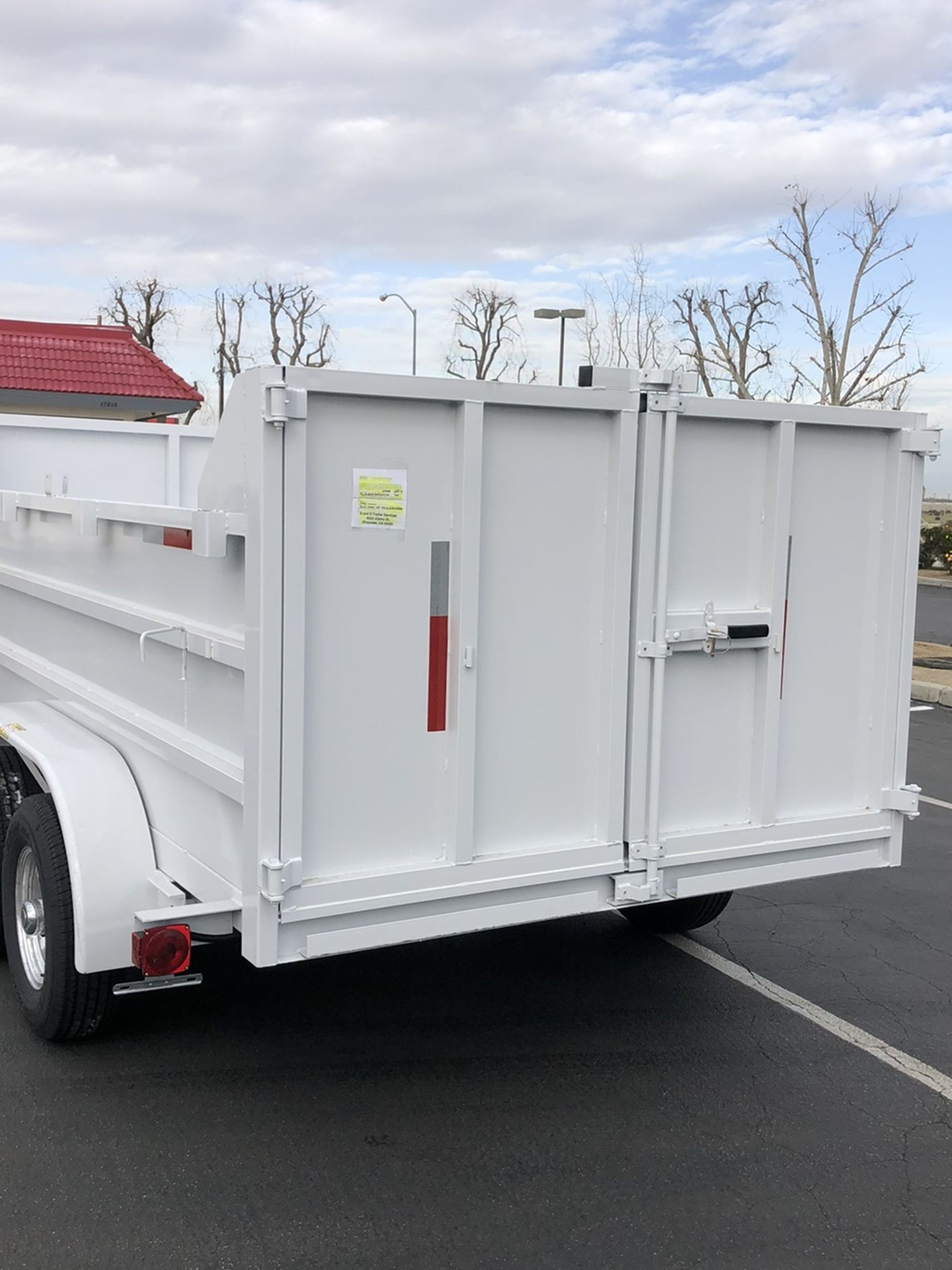 Dump trailer 2021- 12x8x4 doble eje 6000 lbs cada eje (12000) rampas para bodcat ducon freno electrico y de emergencia rines cromados y llantas de 80