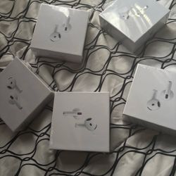 Brand New AirPod 4s