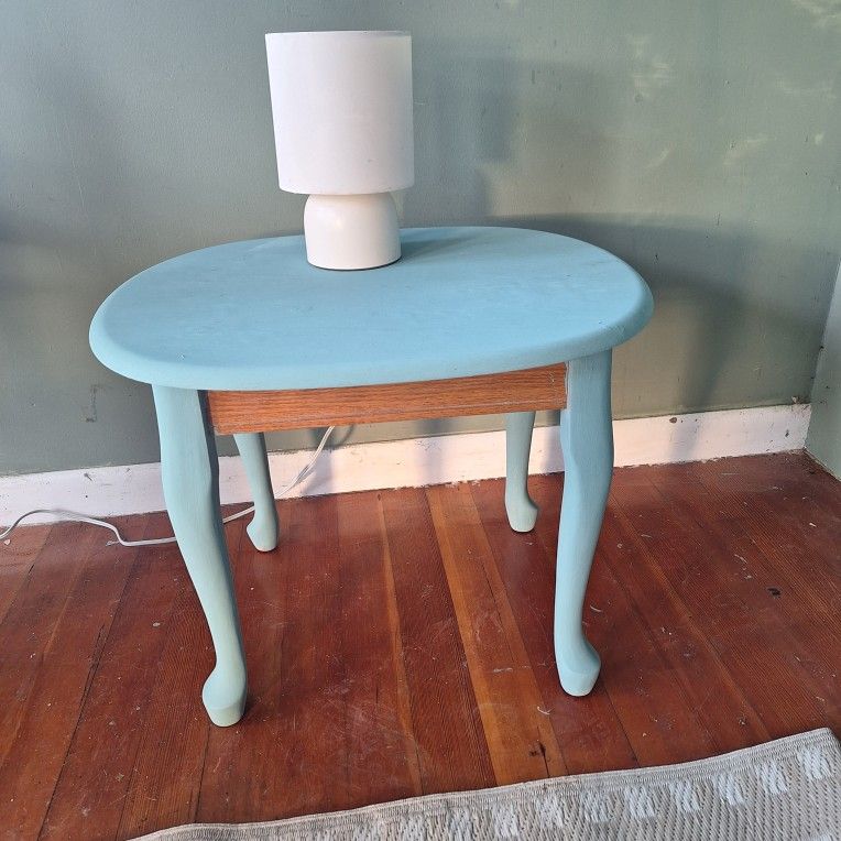 Side Table / Lamp Table