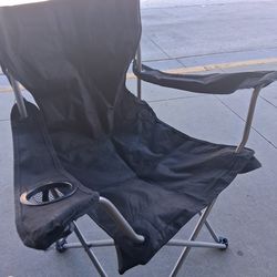Black foldable chair