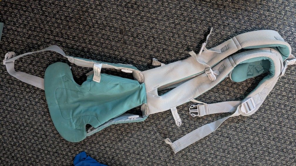 Infantino 4-in-1 Light And Airy Baby Carrier 