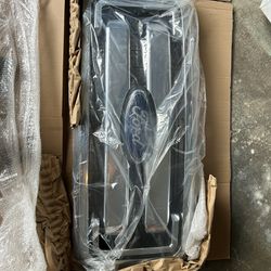 2013-2016 Ford Super Duty OEM Grille Assembly. 