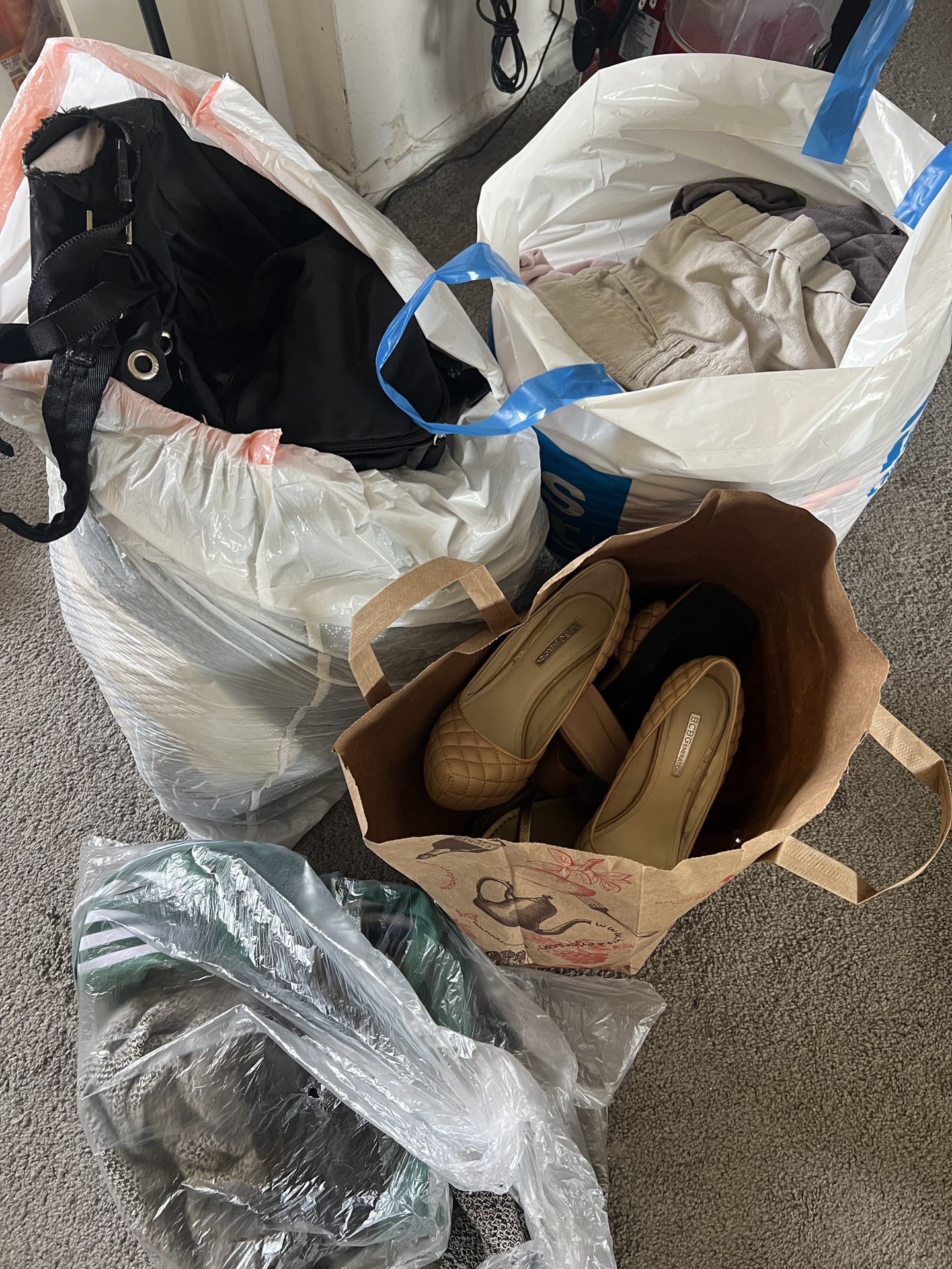 Flash Give Bags Of Womens Clothes & shoes (mostly smalls/some Mediums)