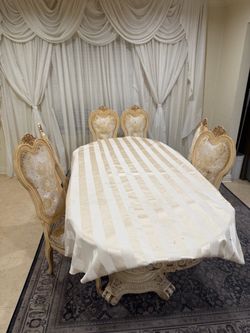 Dining table chairs