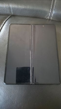 Samsung Galaxy Z Fold 3 (For parts)