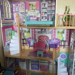 Doll House 