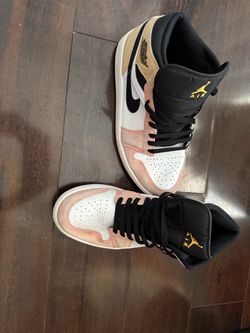 Nike Air Jordan 1 Mid Sneakers