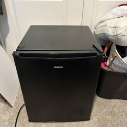 Galanz Mini Fridge