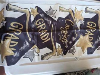 Graduation table runner