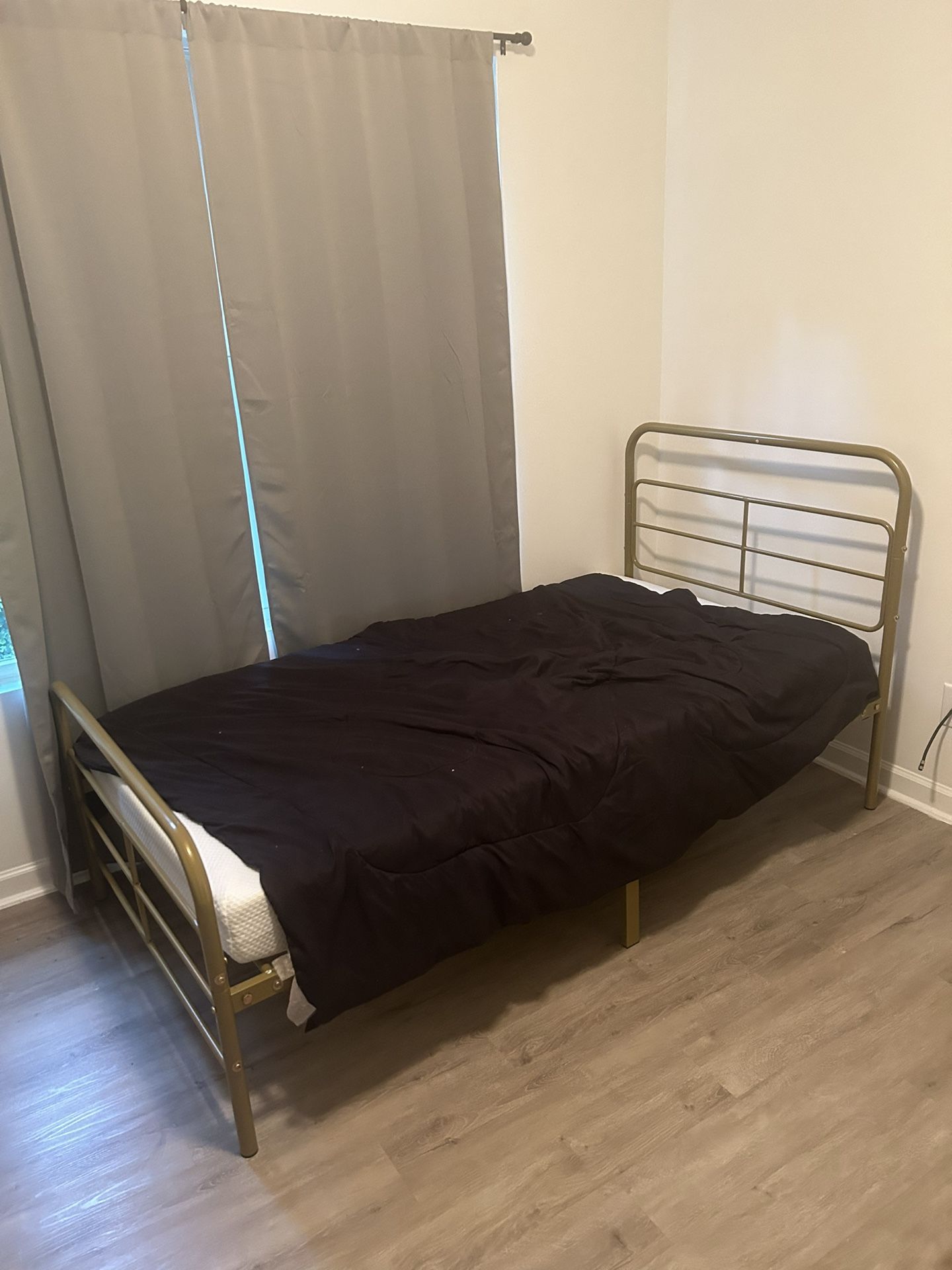 Twin Bed Mattress With bed frame And Headboard
