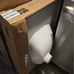 WHITE BATHROOM VANITY TOP ...31"x 19".....NEW.....$ 100