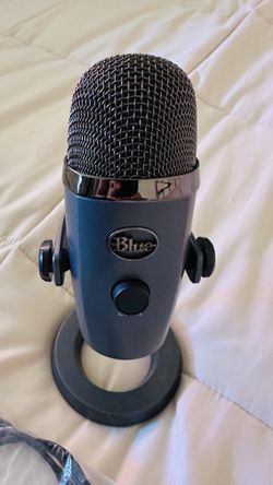 USB Blue Yeti Nano Microphone + Cable