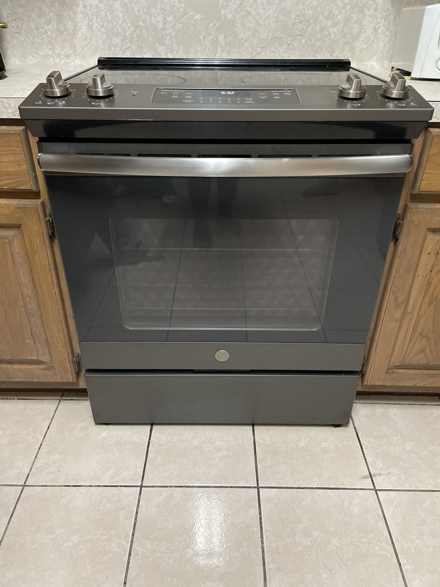 GE Electric Stove