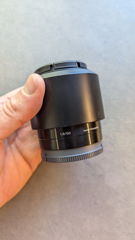 Sony E 50mm F1.8 OSS Lens