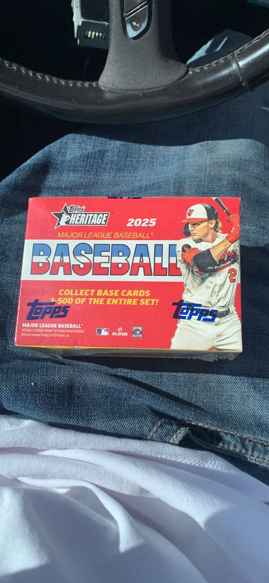 Topps 2025 Heritage MLB Trading Card Box of 8 packs