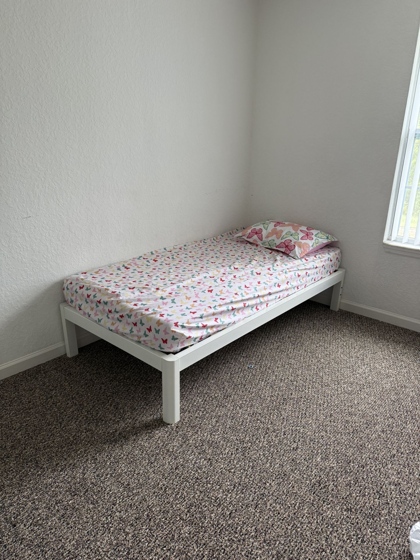 Twin Bed Frame 40$