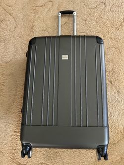 RICARDO LARGE CHECK IN LUGGAGE Size ：28 ＂H x 18.5 ＂W x 11 ＇EXPAND TO 12 ＂D⋯