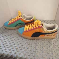 Suede Pumas
