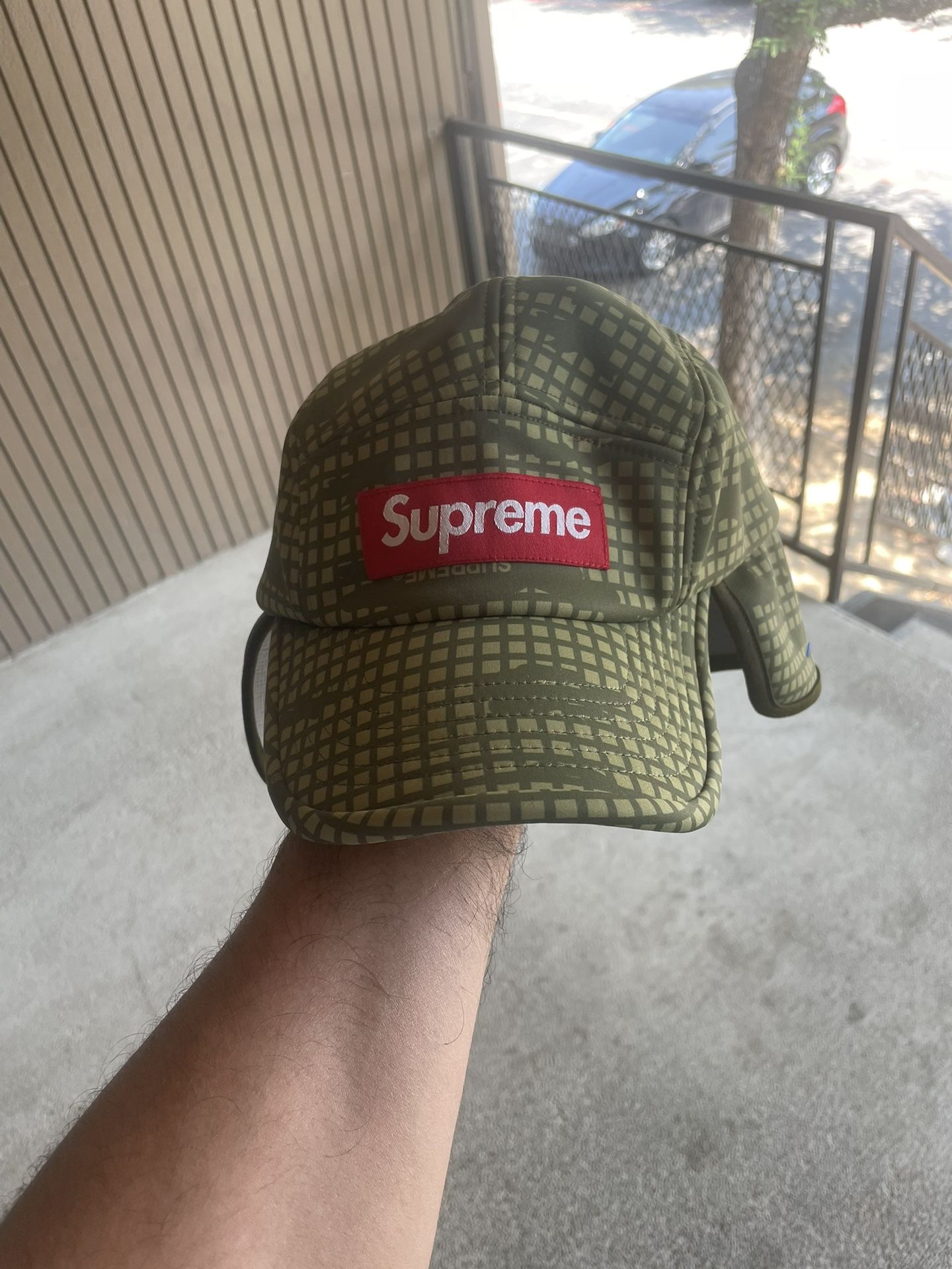 Supreme 