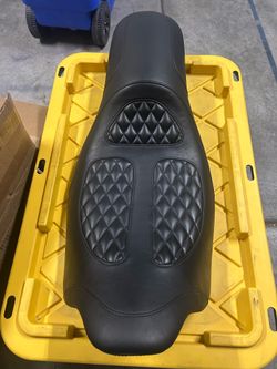 Harley touring mustang seat