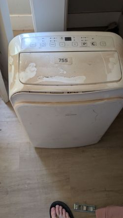 Insignia portable AC