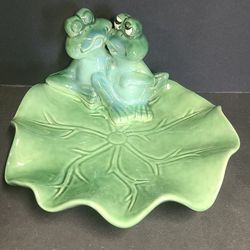 Vintage Kissing Frogs On Lillypad Ceramic Trinket Dish 