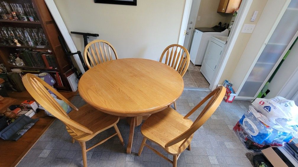 Oak Dinning room Table