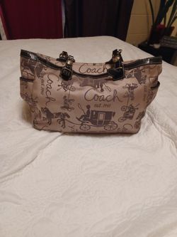 Cartera Coach