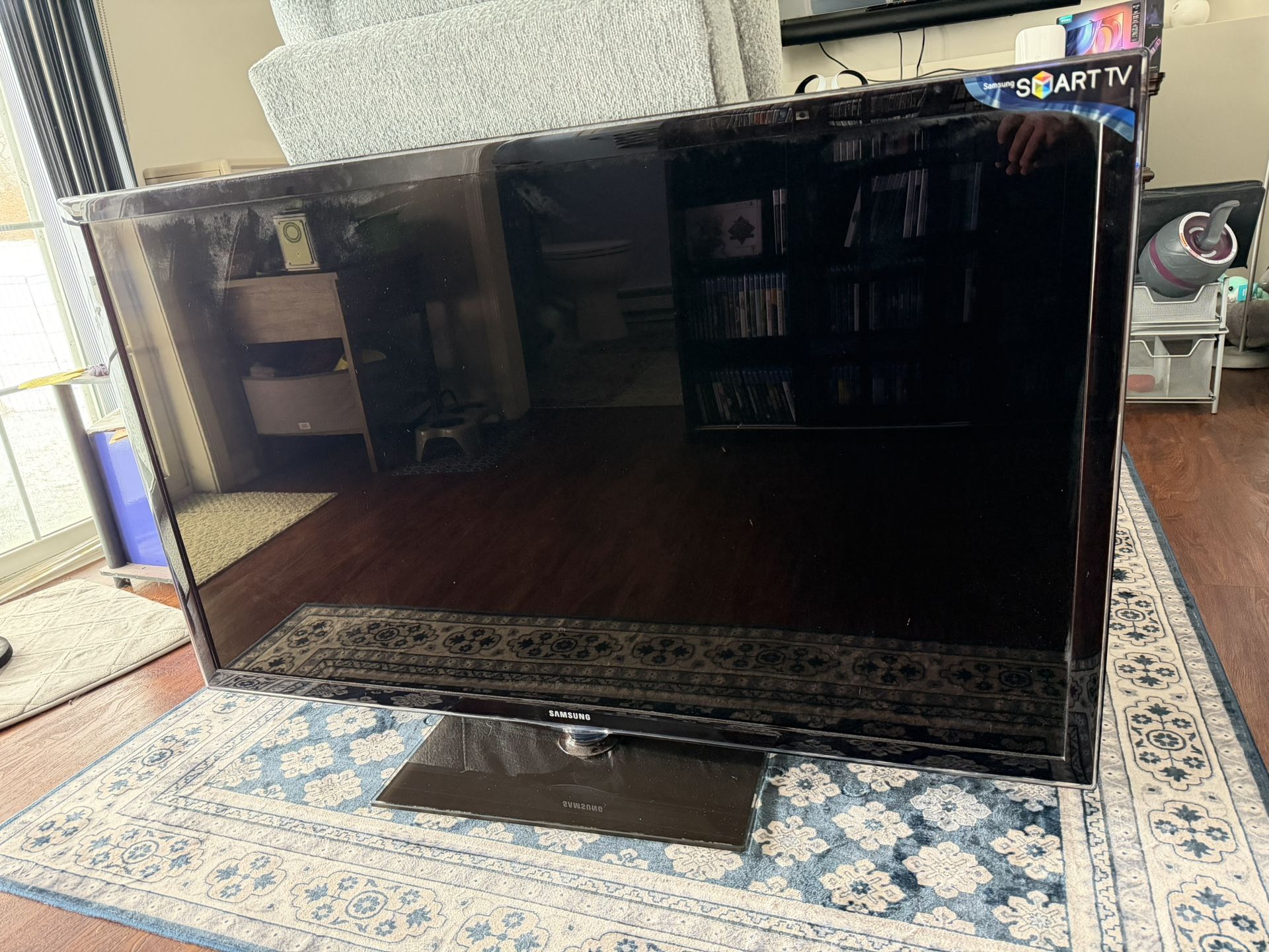 Samsung 55” TV UN55D6000 Internet-ready 1080p LED-LCD HDTV w/ Controller and Cables