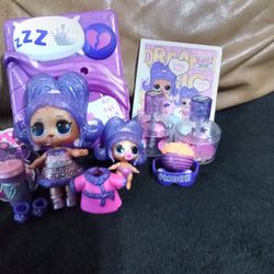 LOL SURPRISE DOLL DELUXE PRESENT SLUMBER PARTY 