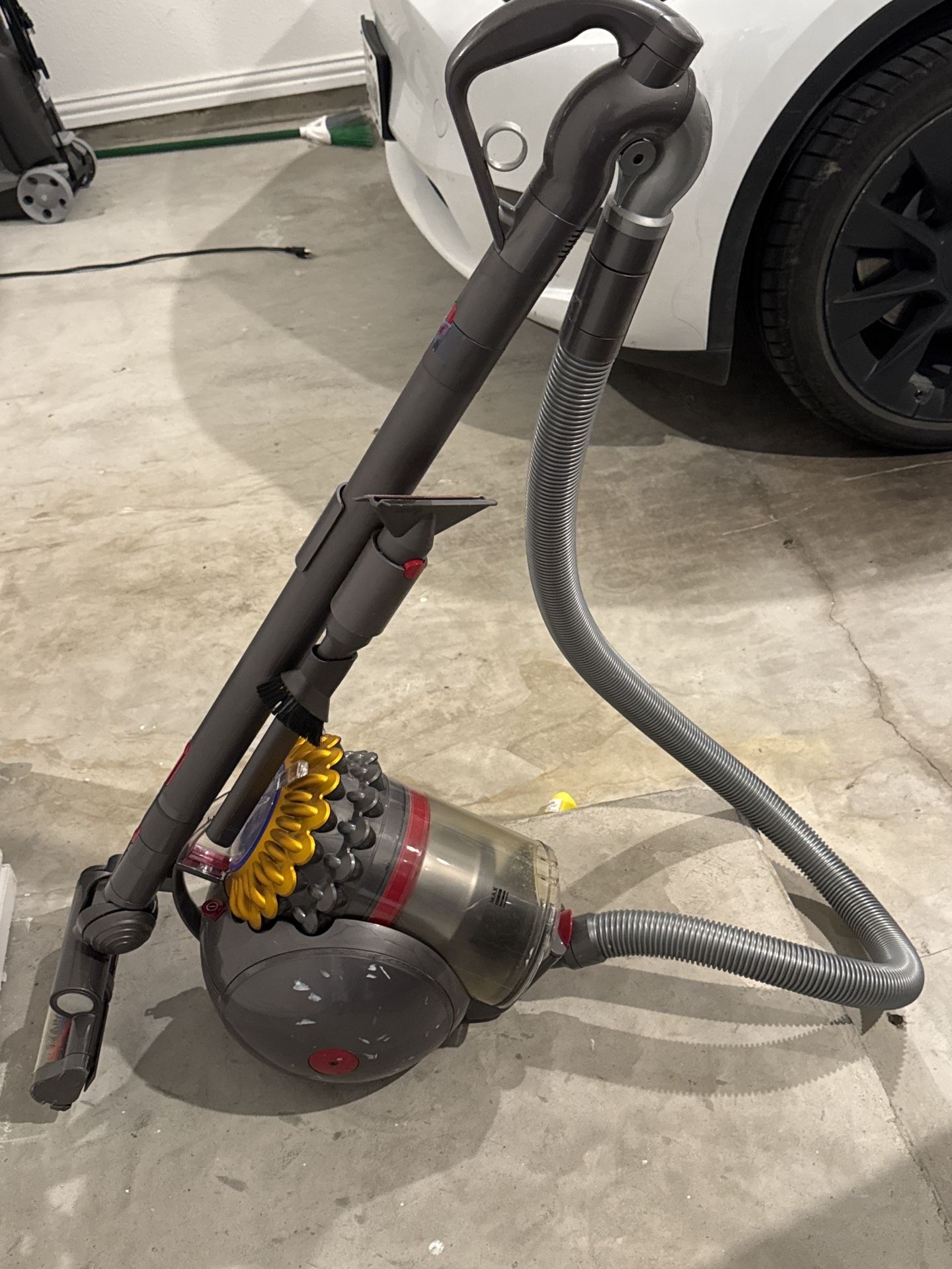 Dyson Ball Canister Vacuum – Great Condition!