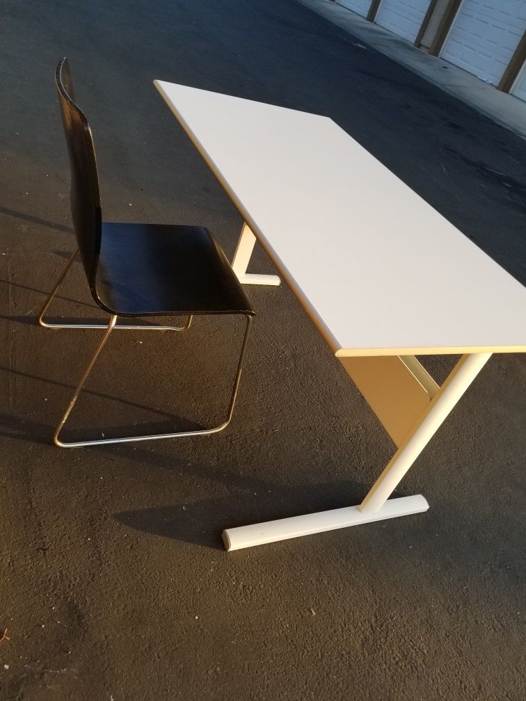 Desk & Chair