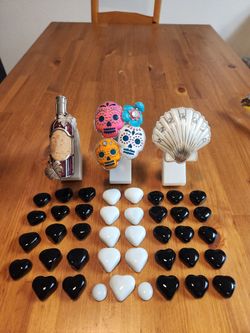 3 Bath & Body Works Wallflowers &40 Black/White Glass Hearts $15 Total (SE San Diego)