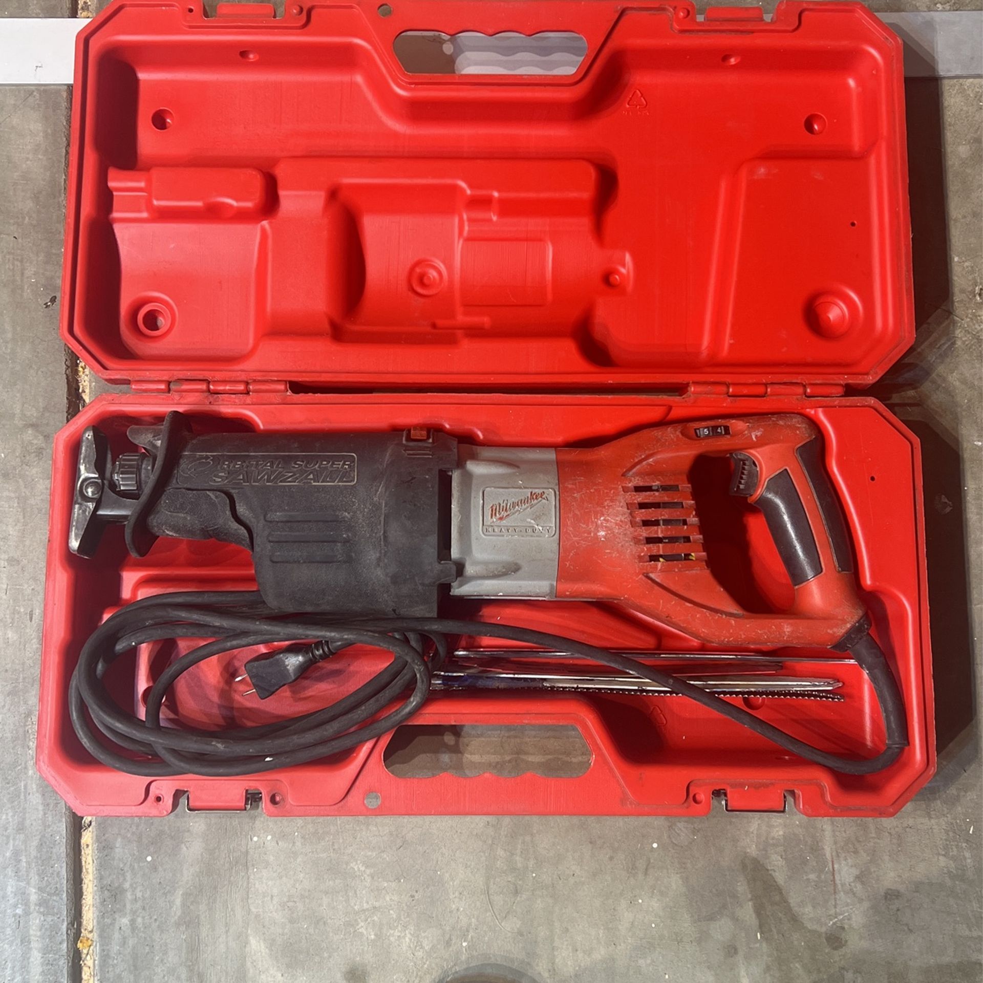 15a Super Sawzal Milwaukee