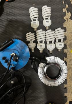 Westcott Spiderlite TD5 Studio Video Light Kit + 6 Bulbs