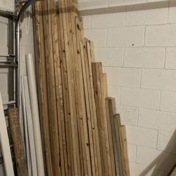 Scrap Wood   LOTS OF WOOD!!!  2x4 And  More!!!