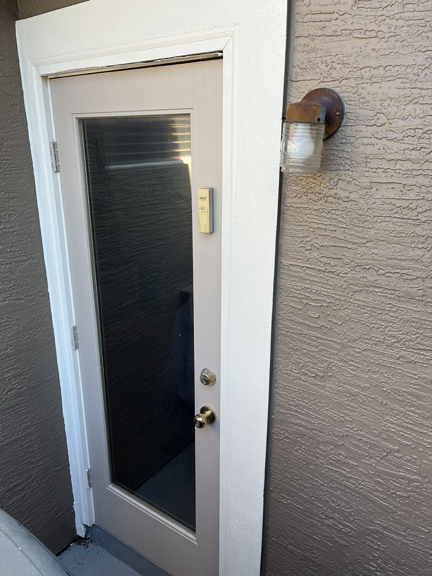 Fiberglass Exterior Door Outswing Right Handle 31 1/2 X 80 1/2