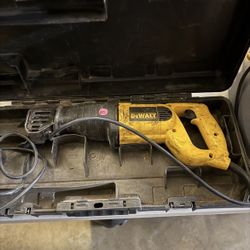 DEWALT DW303M Reciprocating Saw - Heavy-Duty Tool with Case