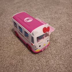 Hell0 KITTY BUS 