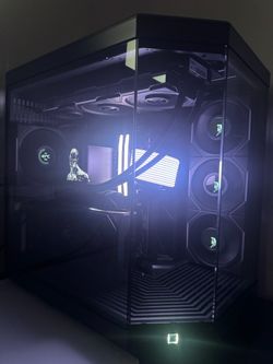 Hyte y70 High-End Gaming Pc