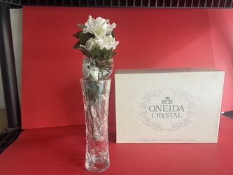 RCR Oneida Crystal Vase