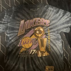Mitchell & Ness Men's Los Angeles Lakers 17X Tie-Dye Trophy T-Shirt (Negotiable)