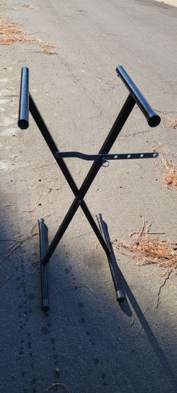 Euromet very sturdy synthesizer stand