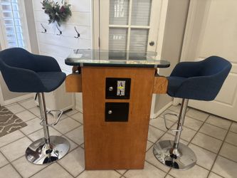 Arcade cocktail table style