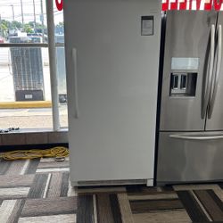 Newer Frigidaire Freezer Stand Up