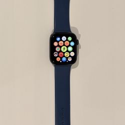 Apple Watch SE (1st Gen) - 44mm Space Gray 