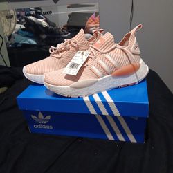 Adidas Womans Size 9