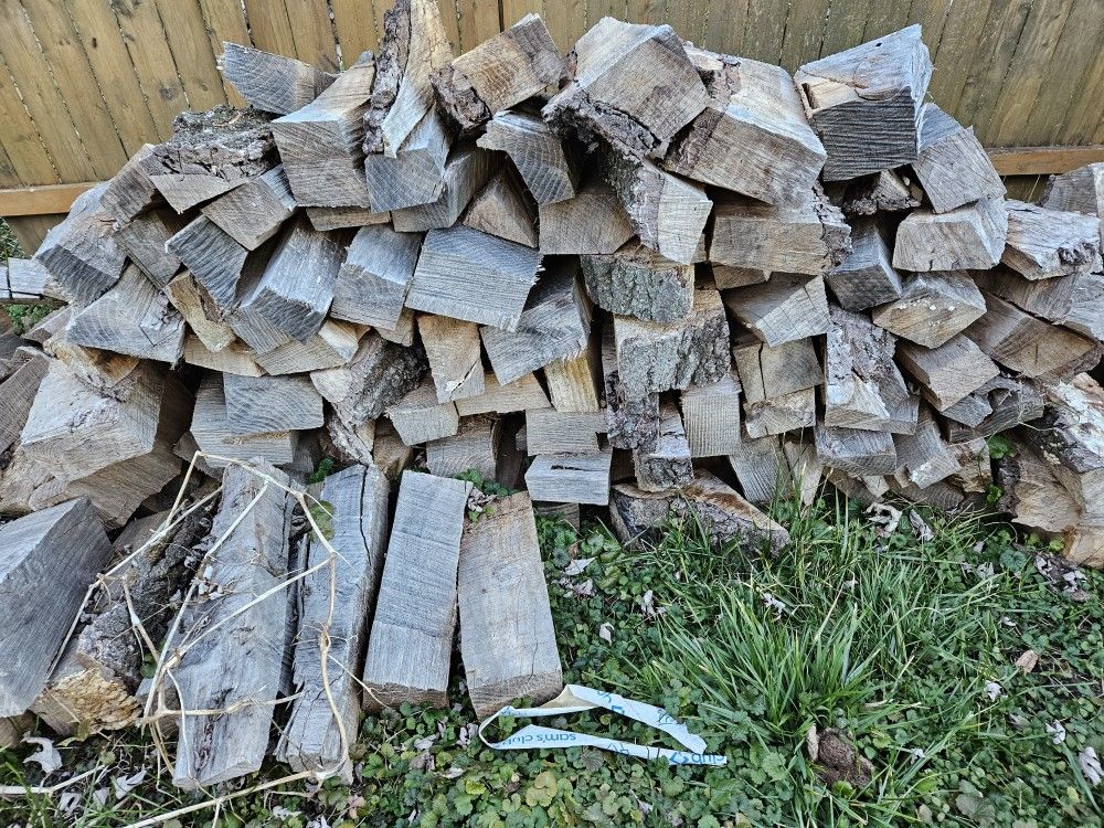 Seasoned Oak Firewood